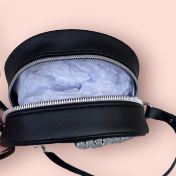 NEW Bath & Body Works Skull Cross Body Bag - Picture 3 of 3